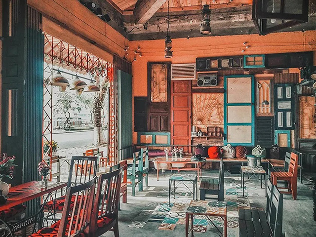 Trang trí quán cafe theo phong cách cổ điển